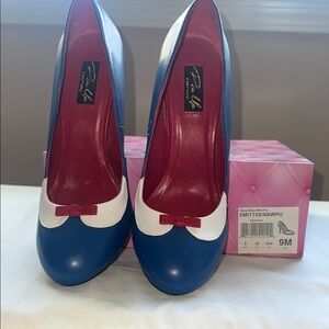 Mod Cloth Pin Up Couture Blue and White Women's Vintage Pumps. Worn twice.